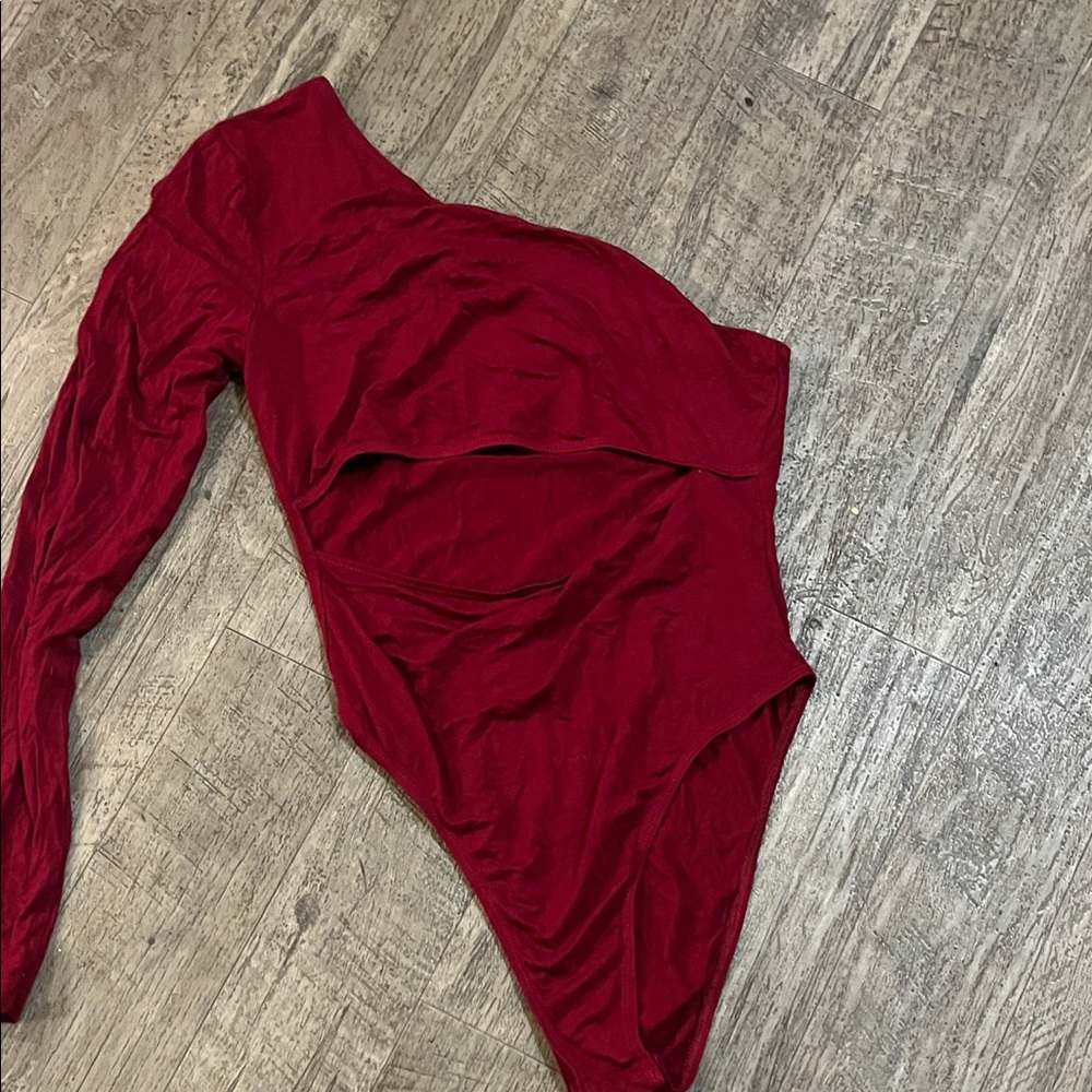 SHEIN Red One-Shoulder Long Sleeve Bodysuit